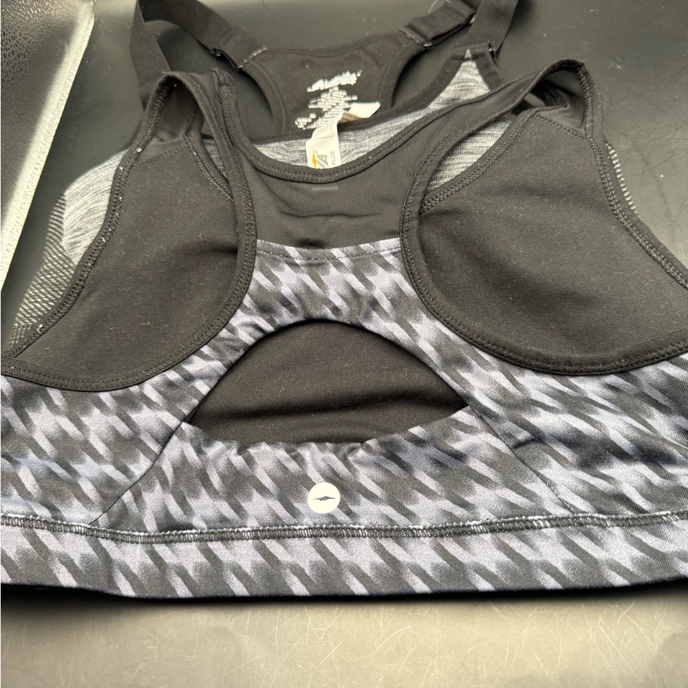 Two Avia Women's Sports Bra Wirefree Support in Black And Gray Size L - Picture 5 of 9